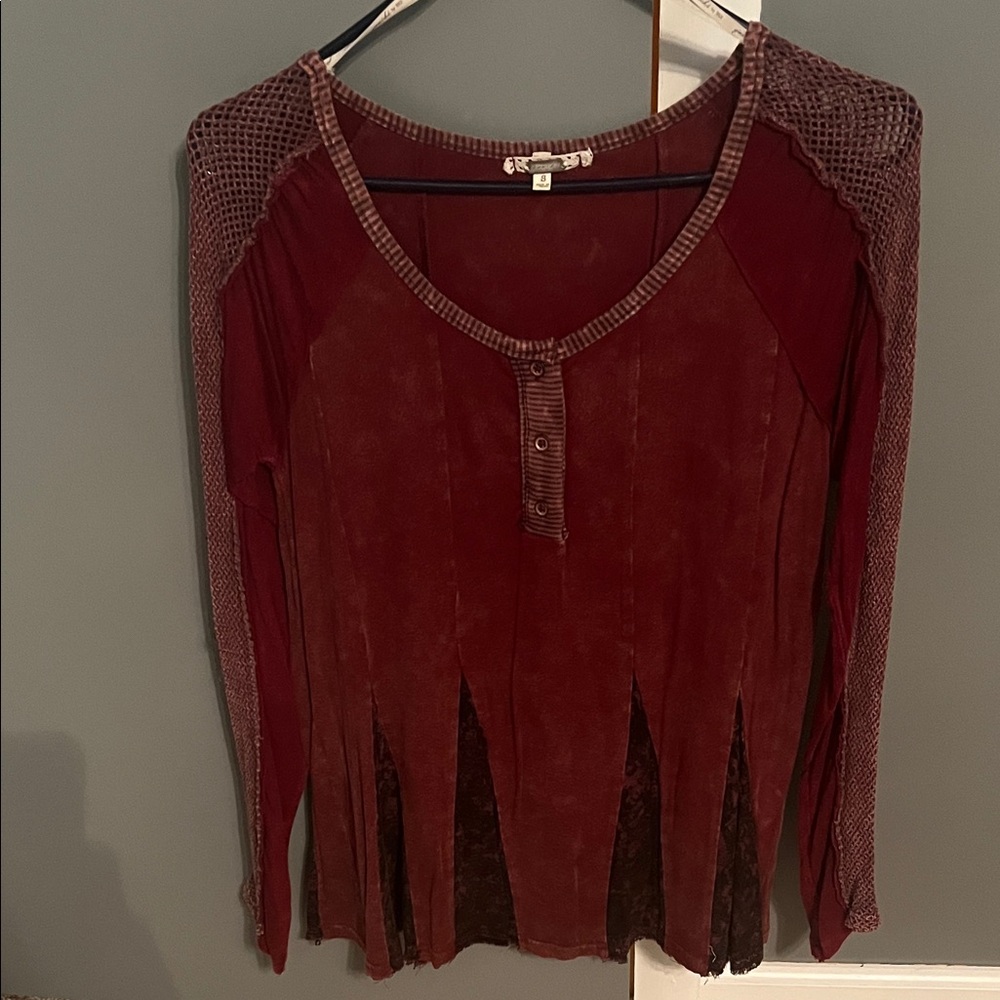Buckle long sleeve top